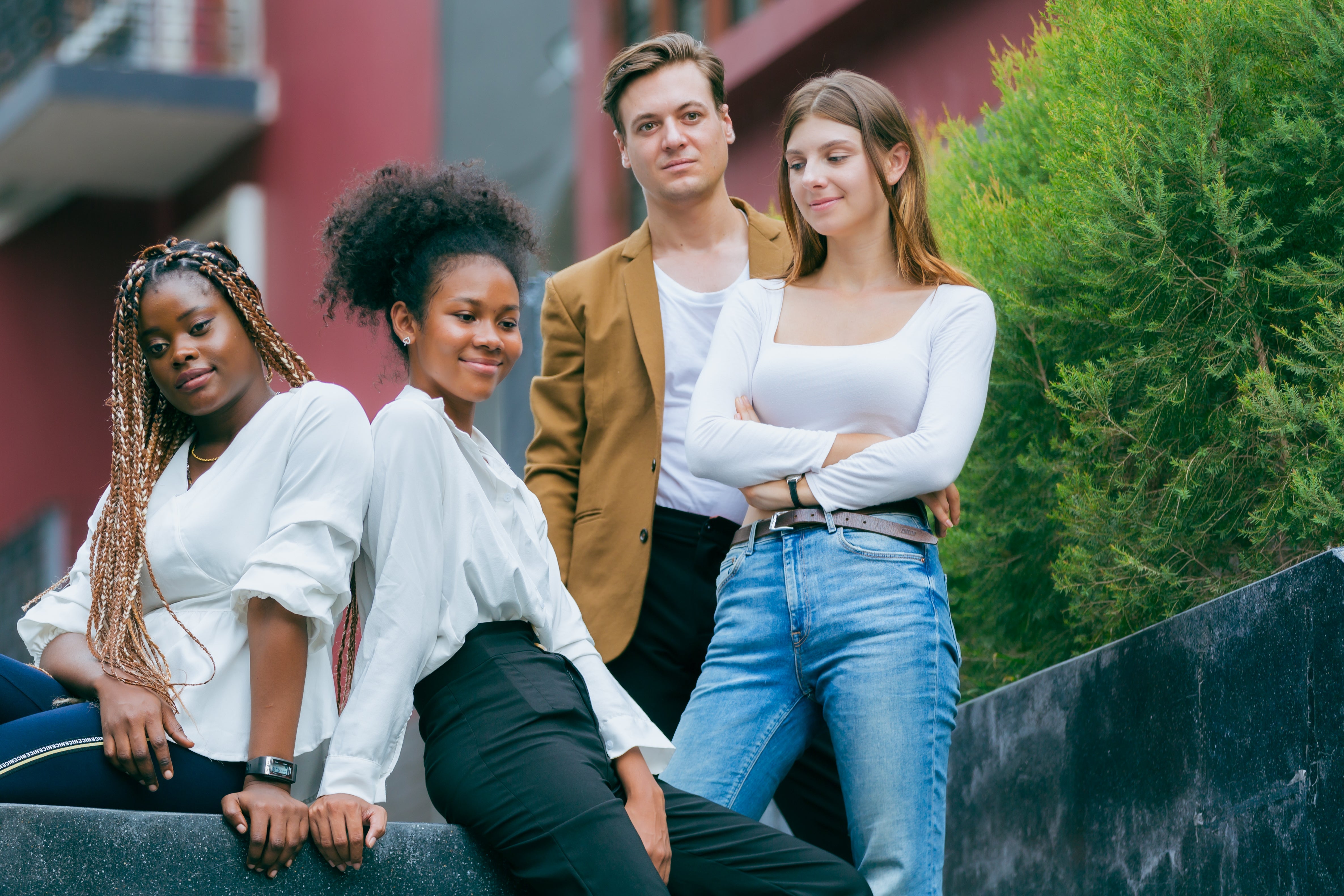 Estilos y Patrones Comunes en la Ropa de Hombres y Mujeres